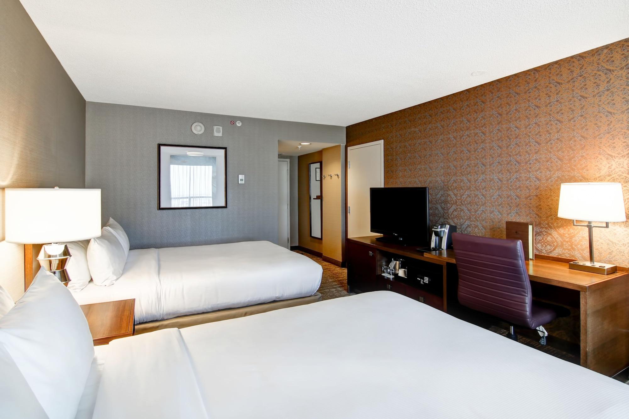 Doubletree By Hilton West Edmonton Exterior foto