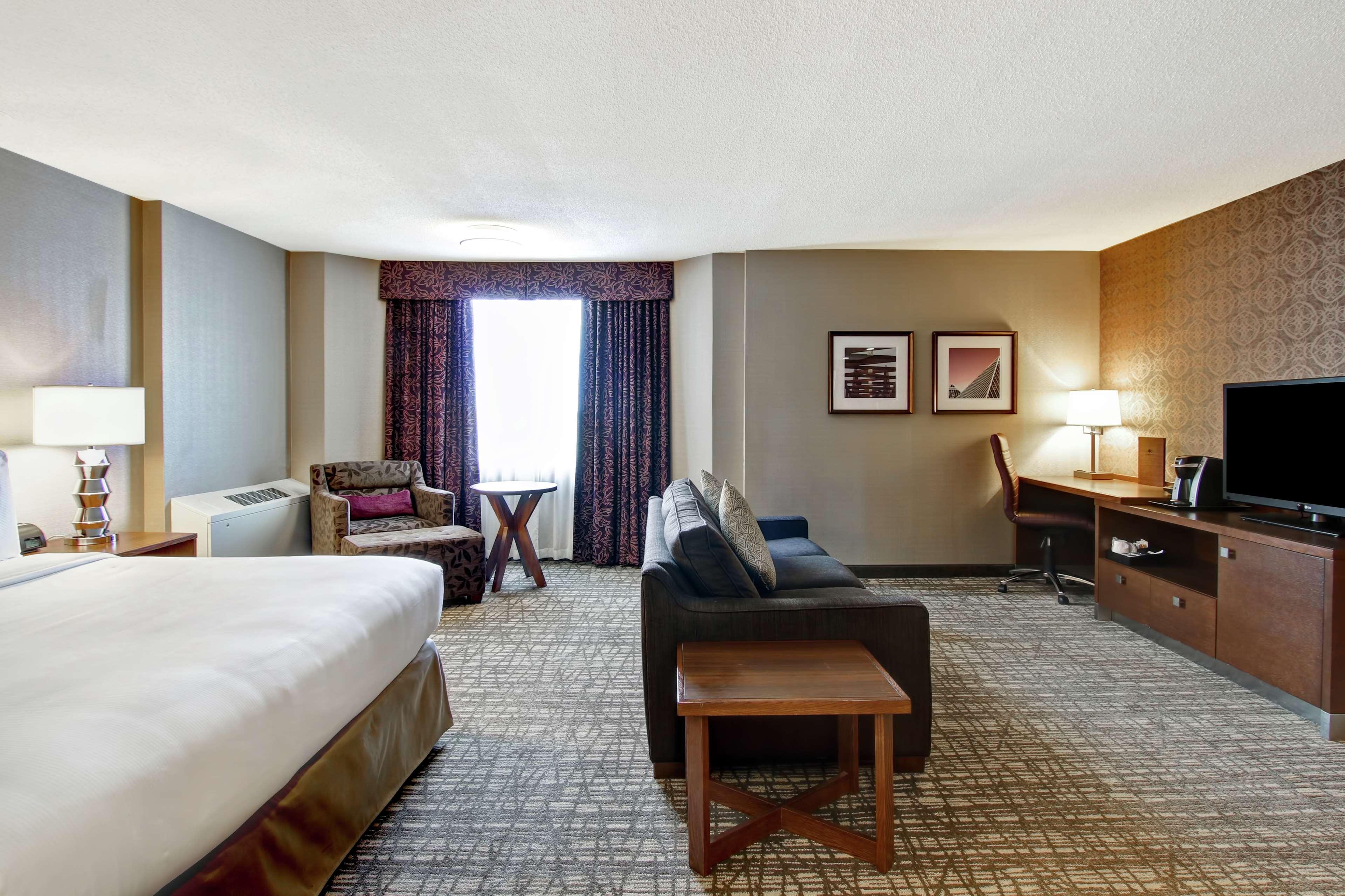 Doubletree By Hilton West Edmonton Exterior foto