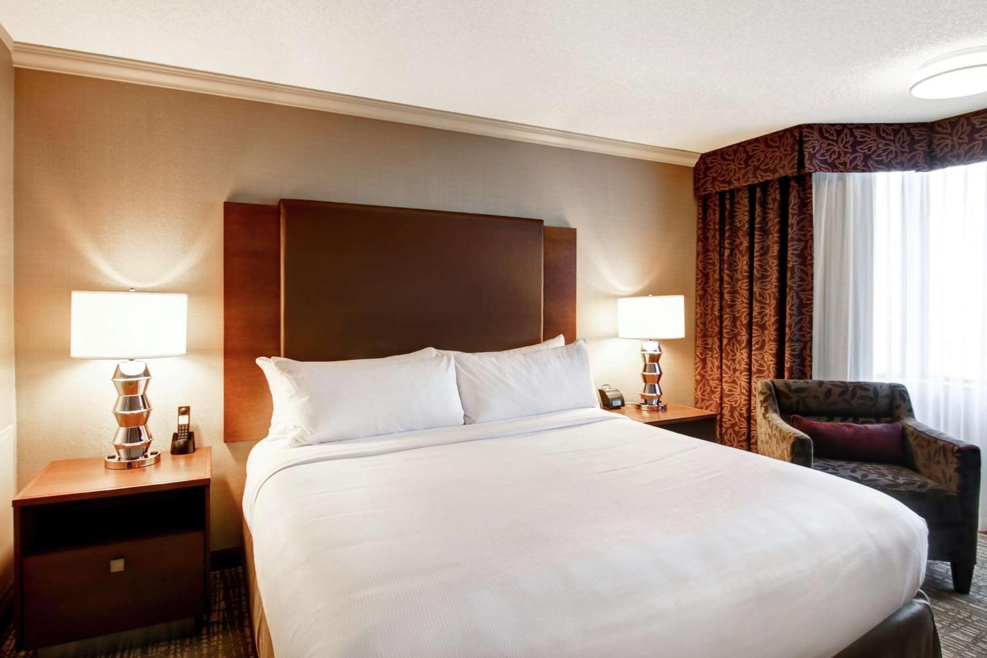 Doubletree By Hilton West Edmonton Exterior foto