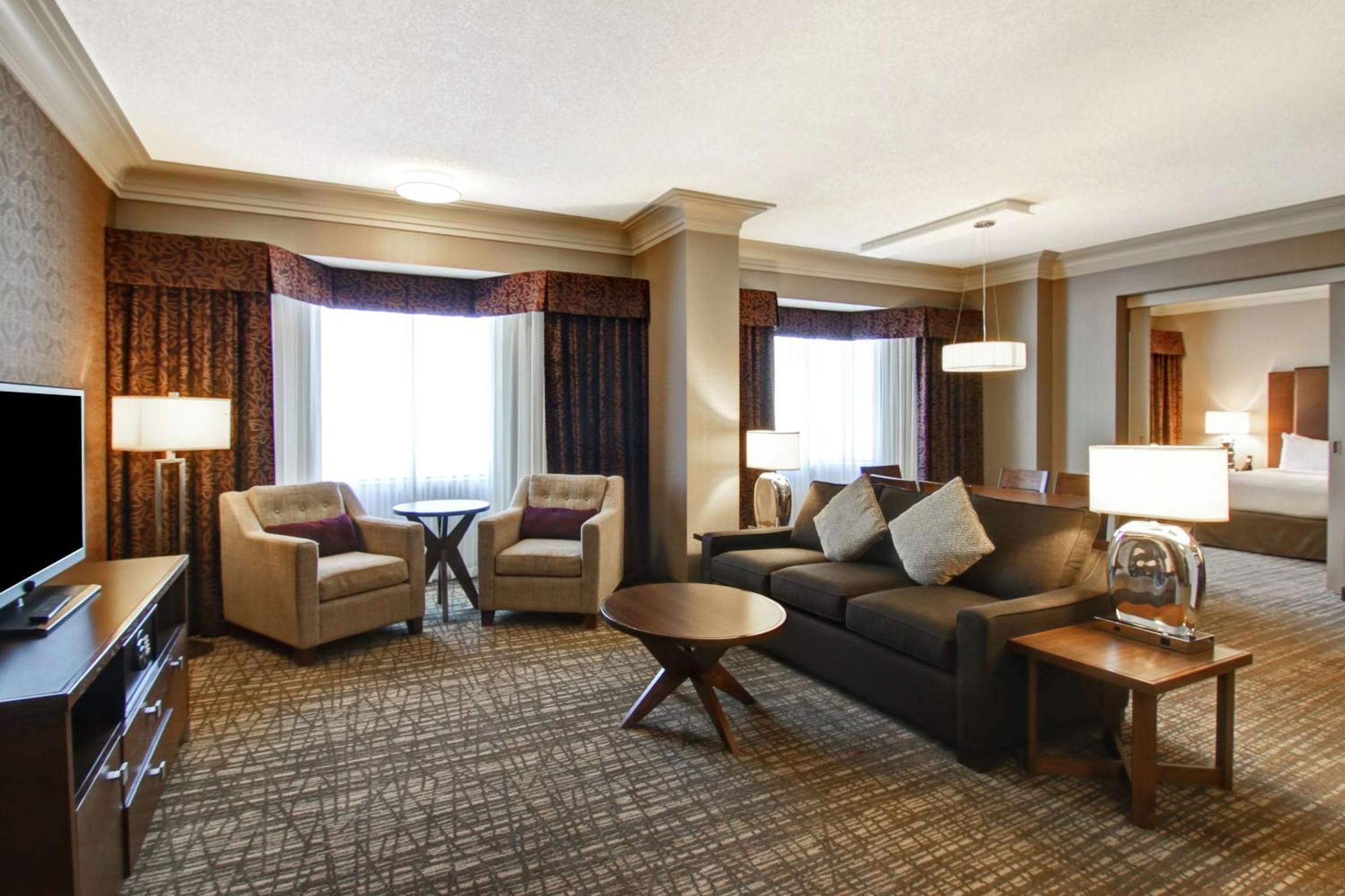 Doubletree By Hilton West Edmonton Exterior foto