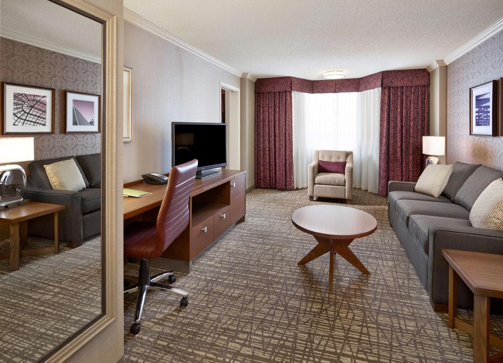Doubletree By Hilton West Edmonton Exterior foto