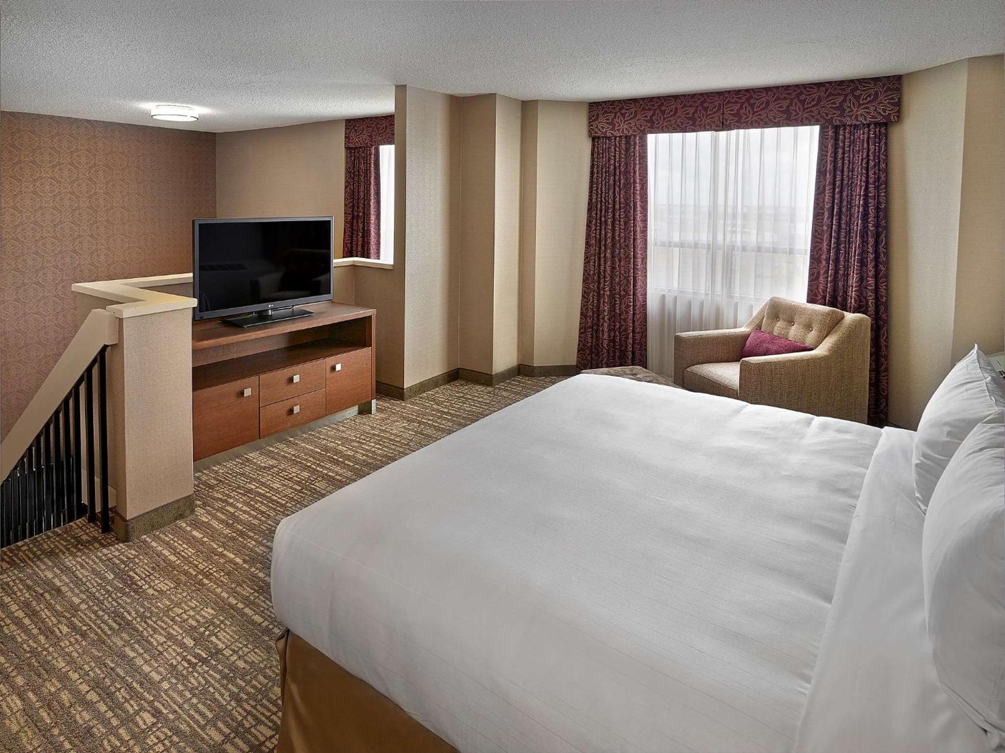 Doubletree By Hilton West Edmonton Exterior foto