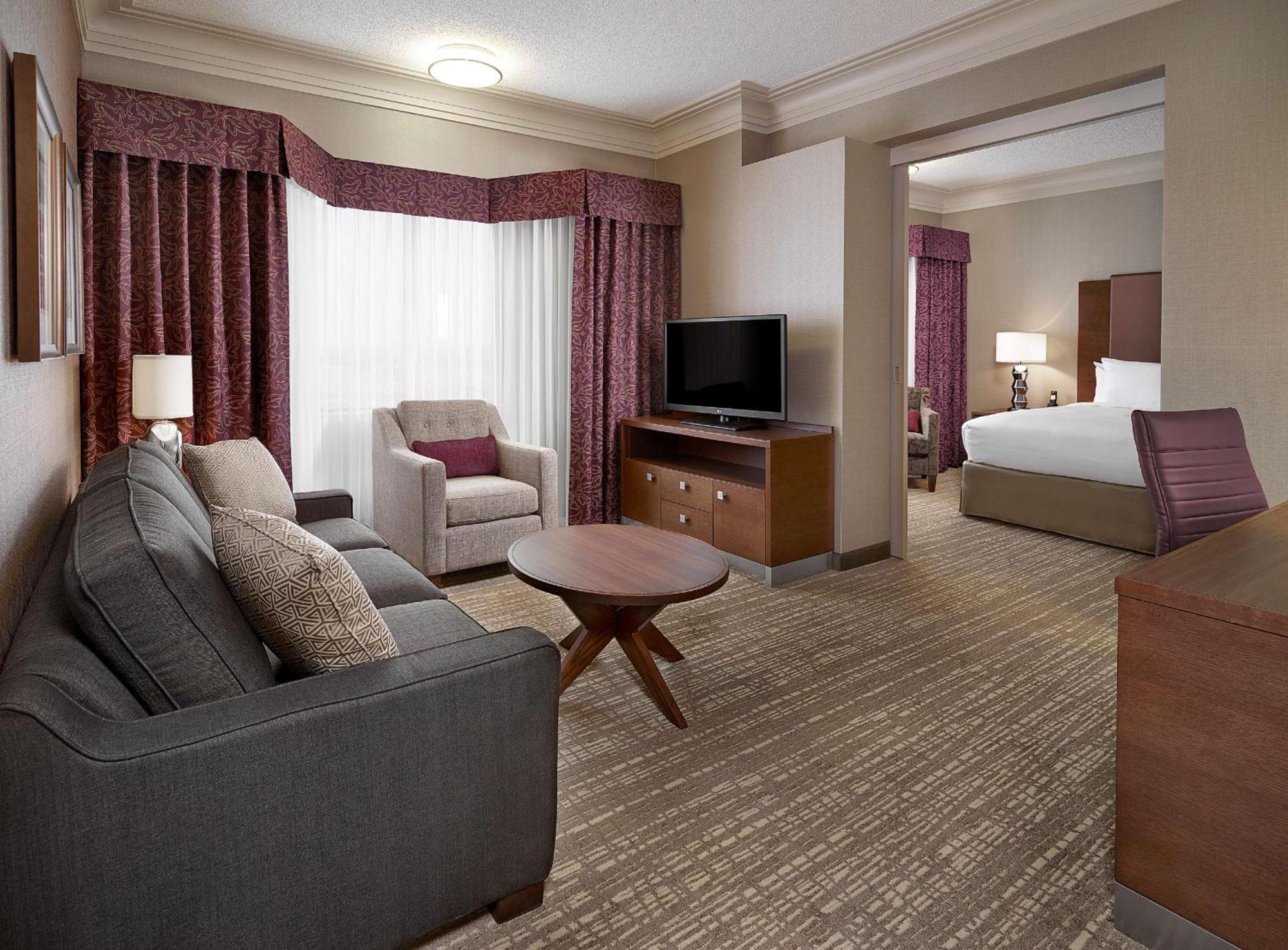 Doubletree By Hilton West Edmonton Exterior foto