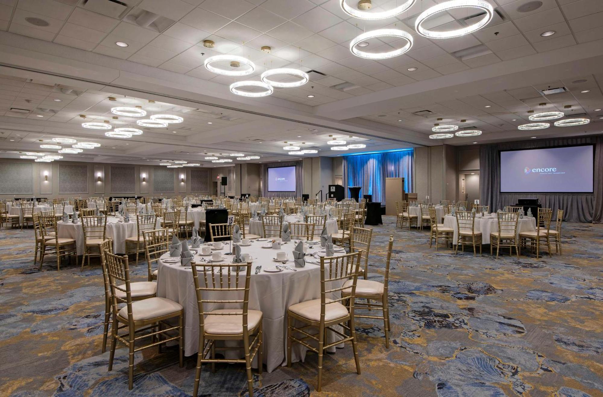 Doubletree By Hilton West Edmonton Exterior foto