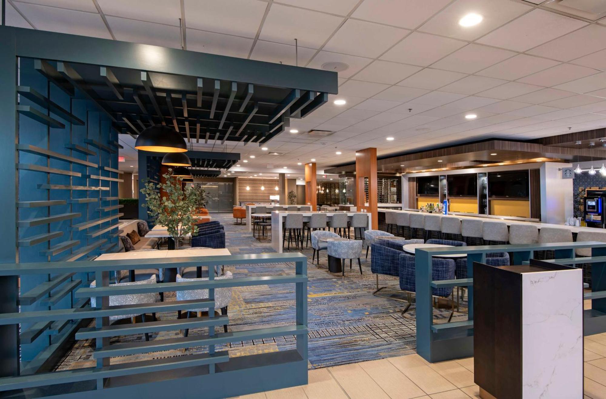 Doubletree By Hilton West Edmonton Exterior foto