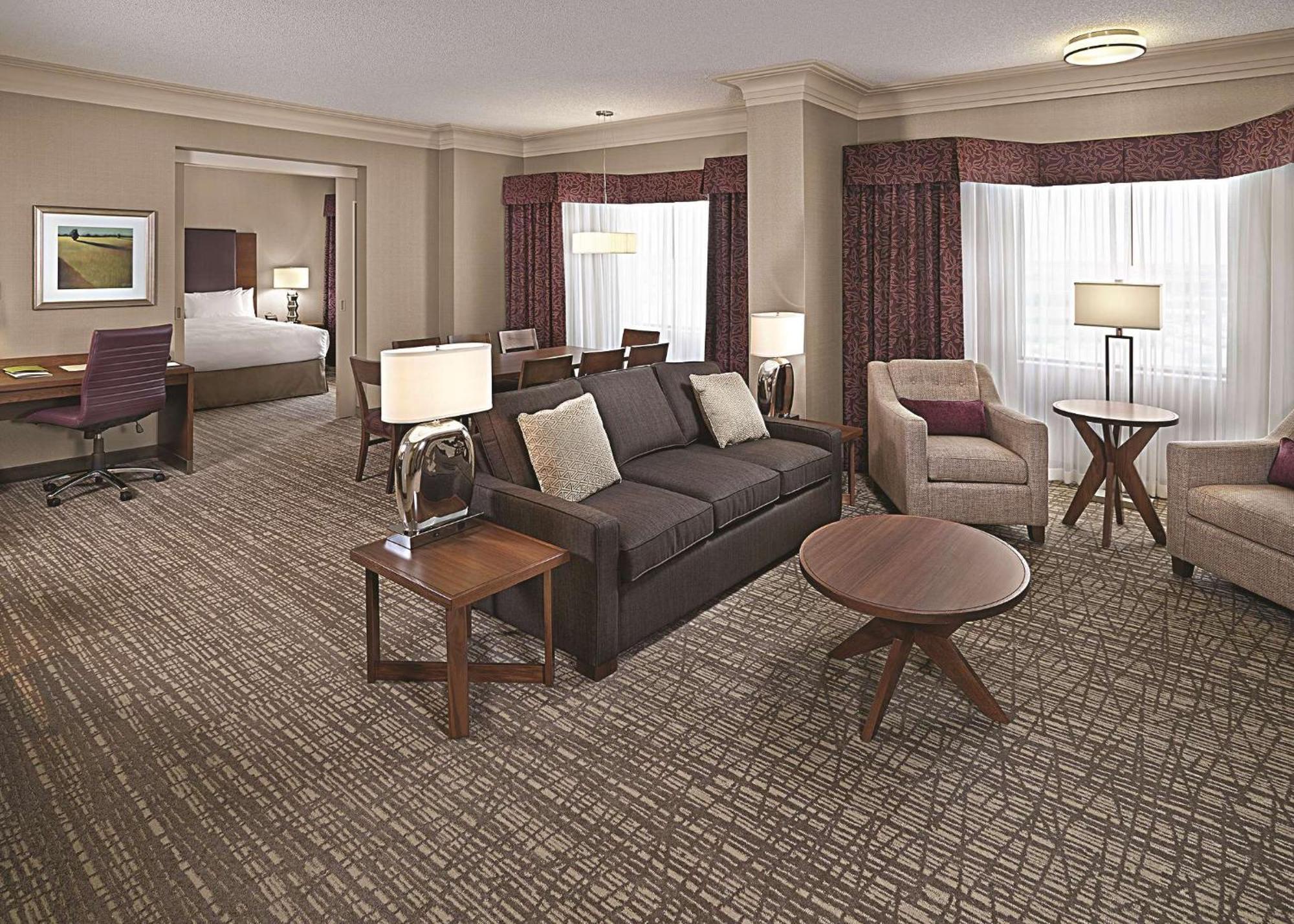 Doubletree By Hilton West Edmonton Exterior foto